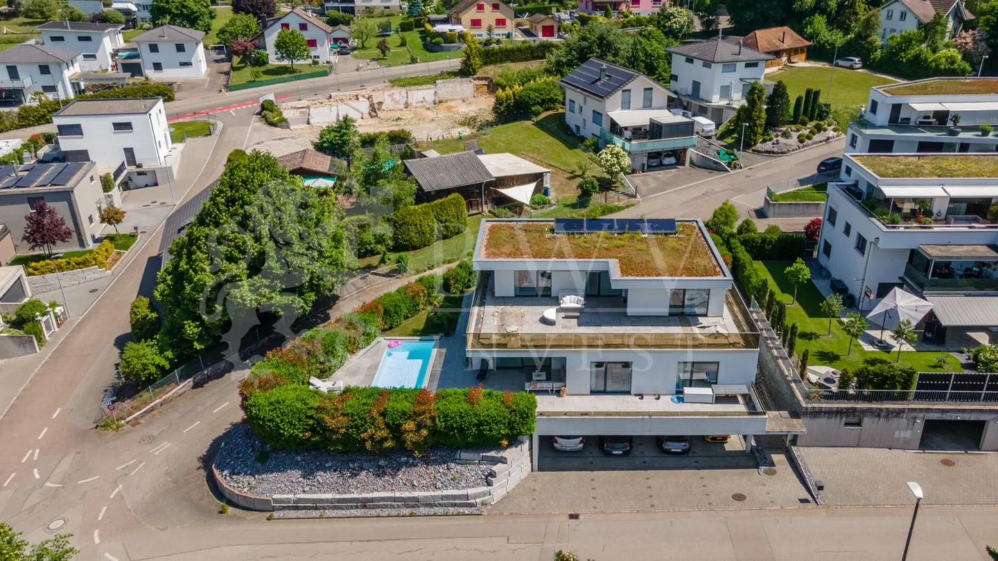 Modernes Villa mit Pool und Privatsphäre - Foto 1 von 14