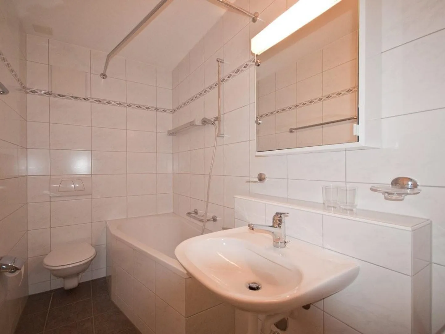 AFFITTARE SENZA DEPOSITO - Vivere e prosperare in una posizione centrale urbana - Foto 5 di 5