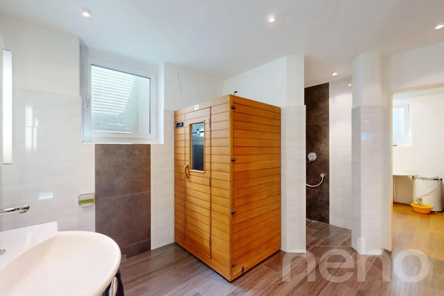 Elegant Single-Family Home with Well-Maintained Garden and Apartment - Photo 10 of 12