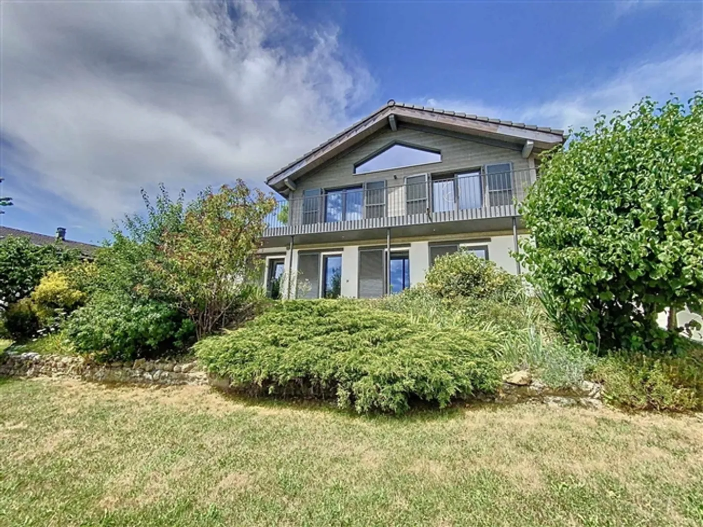 Magnifique nouvelle villa moderne avec vue panoramique sur le lac et les Alpes - Photo 1 sur 11