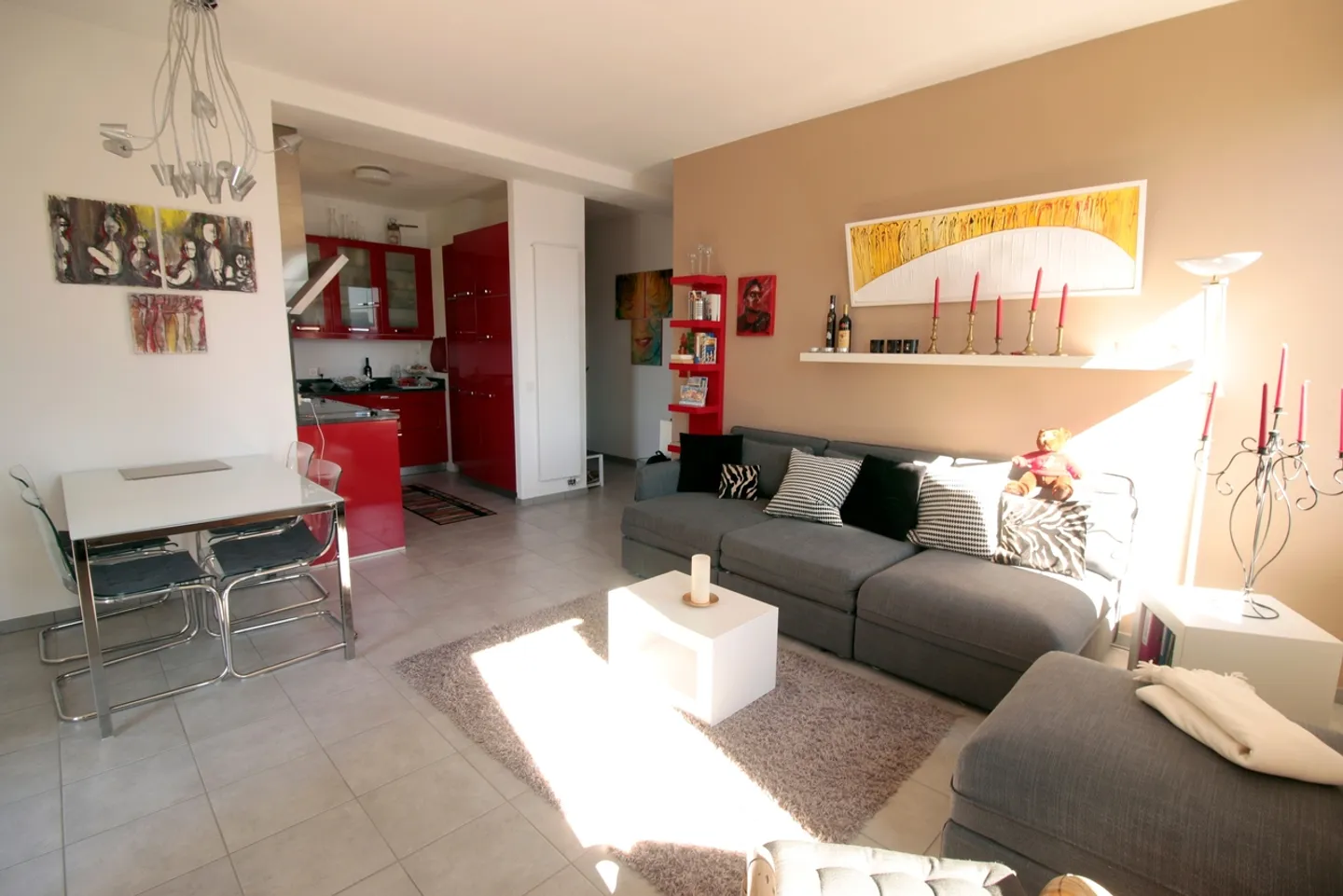 «Prestigiosa proprietà con tre appartamenti indipendenti e grande giardino – Carona» - Foto 2 di 13