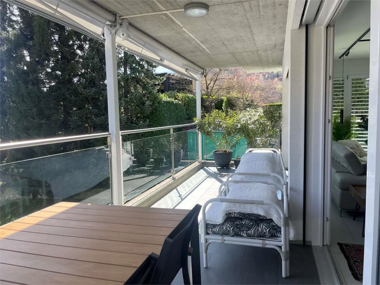Résidence moderne de prestige avec grande terrasse et double services dans Ver - Photo 4 sur 9