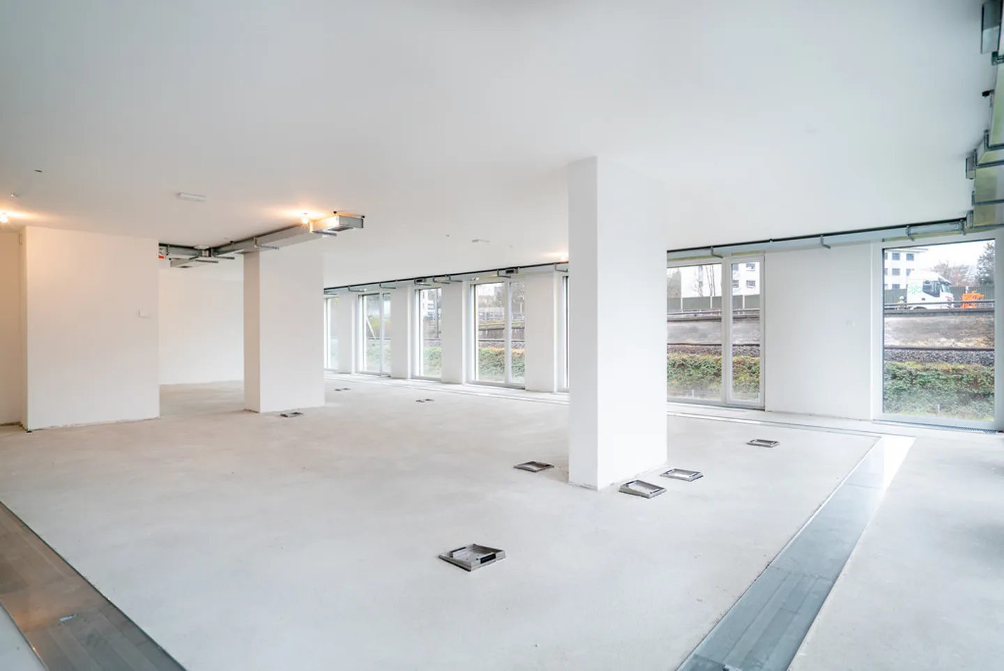 Magnificent commercial space very bright, close to the lake in Morges - Photo 6 of 11