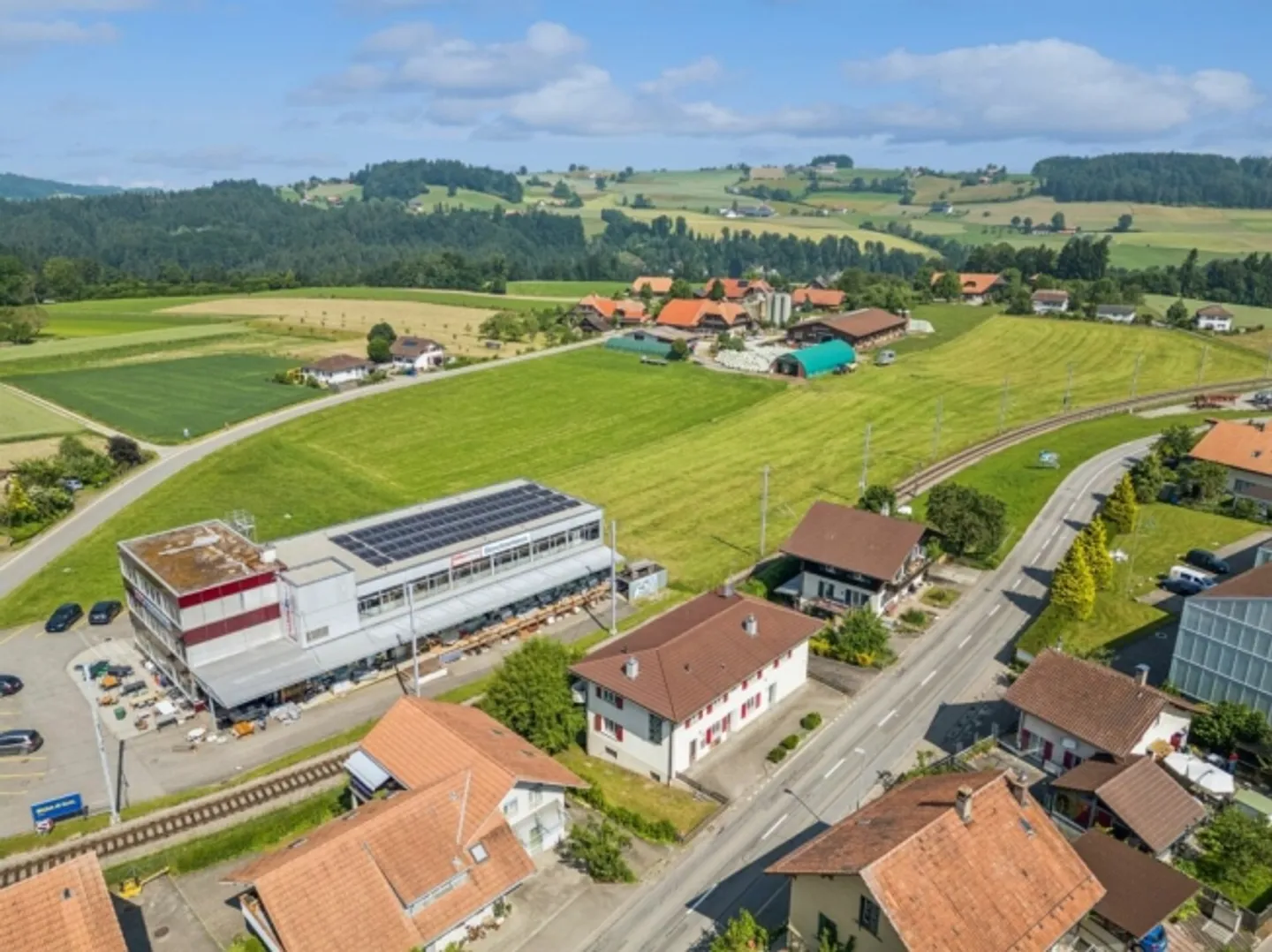 Versatile multi-family house with four residential units and numerous possibilities - Photo 2 of 13