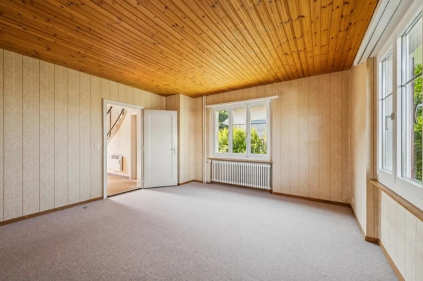 Versatile multi-family house with four residential units and numerous possibilities - Photo 7 of 13