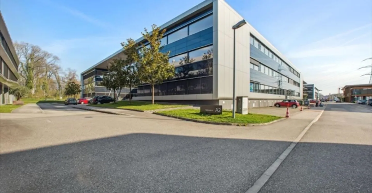 Modern Office Space in Terre Bonne - Photo 3 of 6