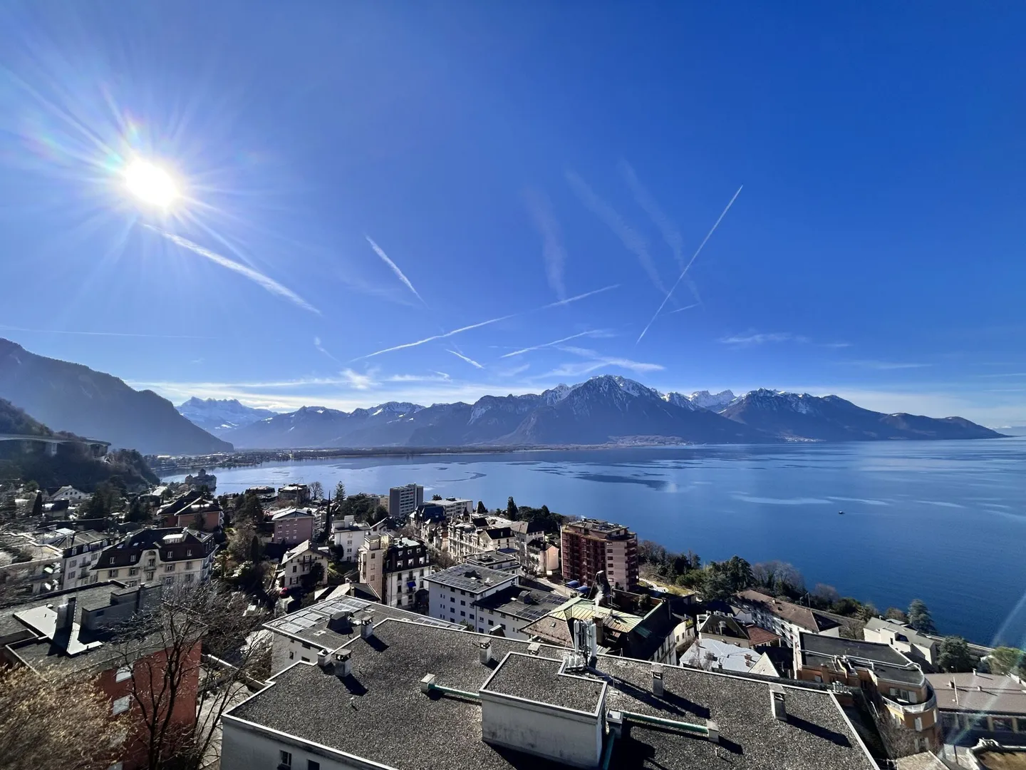 Appartement moderne avec vue sur le lac - Photo 1 sur 12