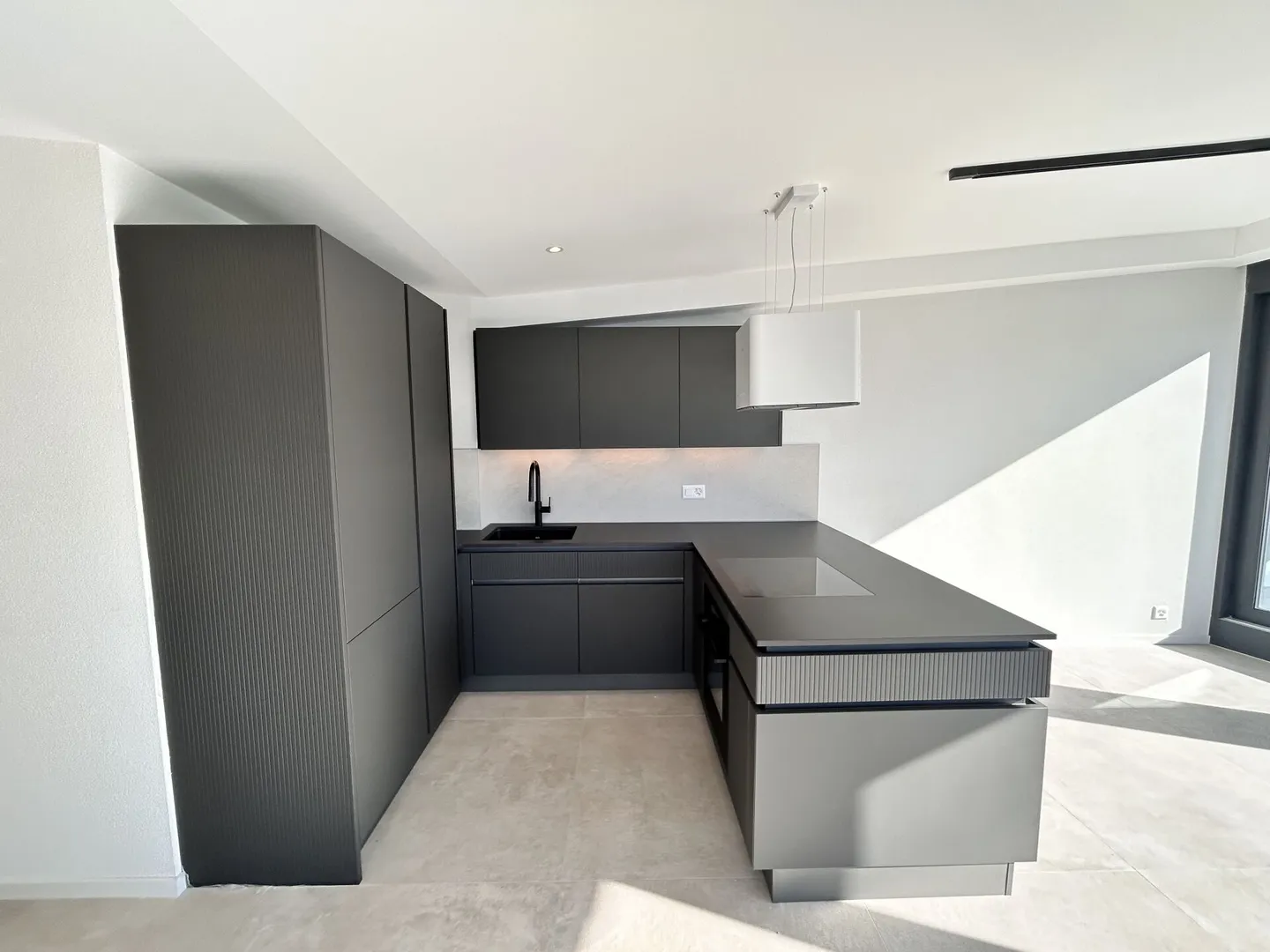 Appartement moderne avec vue sur le lac - Photo 4 sur 12