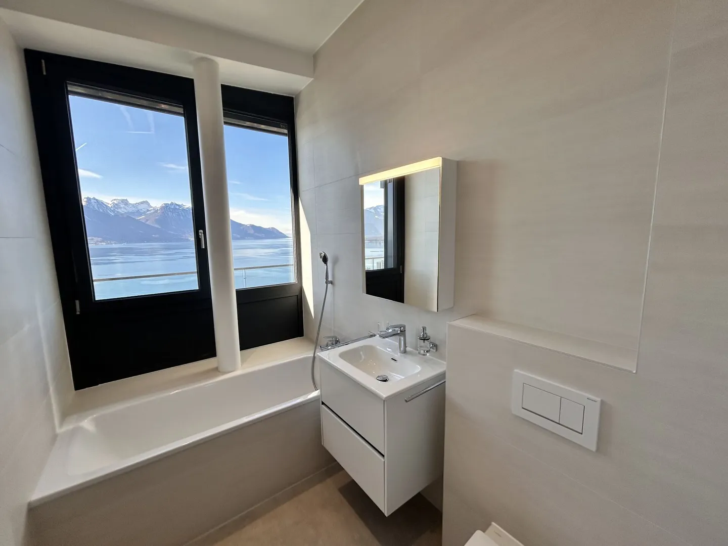 Appartement moderne avec vue sur le lac - Photo 5 sur 12