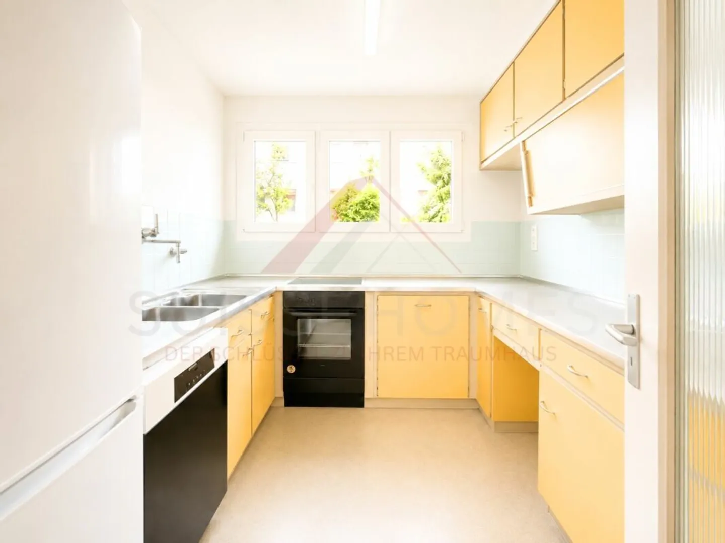 Affascinante casa unifamiliare di 7 stanze con appartamento separato e grande potenziale a Wohlen AG - Foto 7 di 14