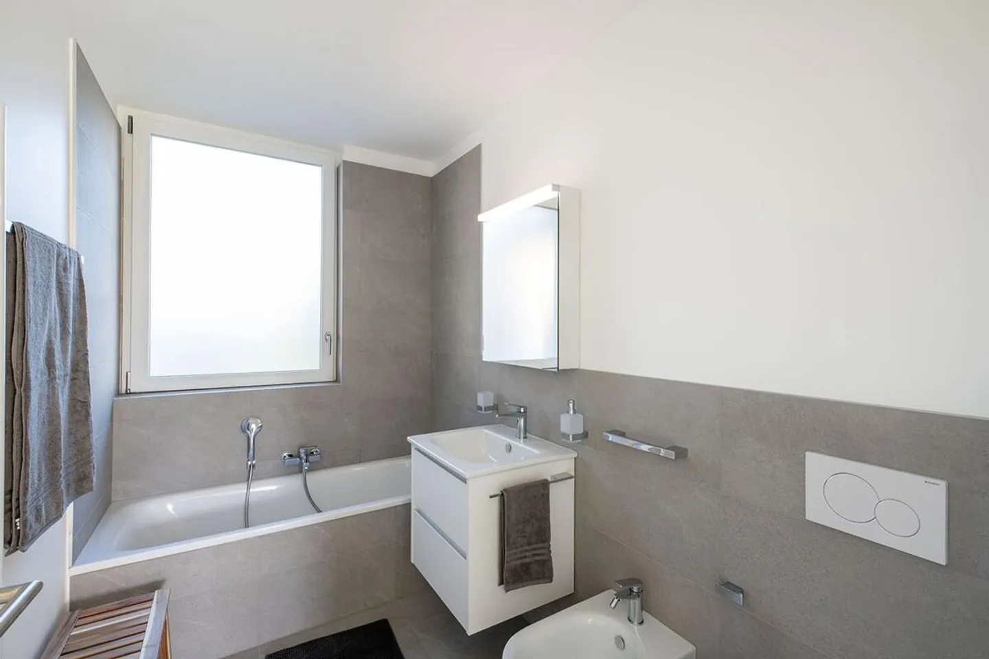 MAGLIASO - 2.5 ROOMS FOR RENT - Photo 3 of 15