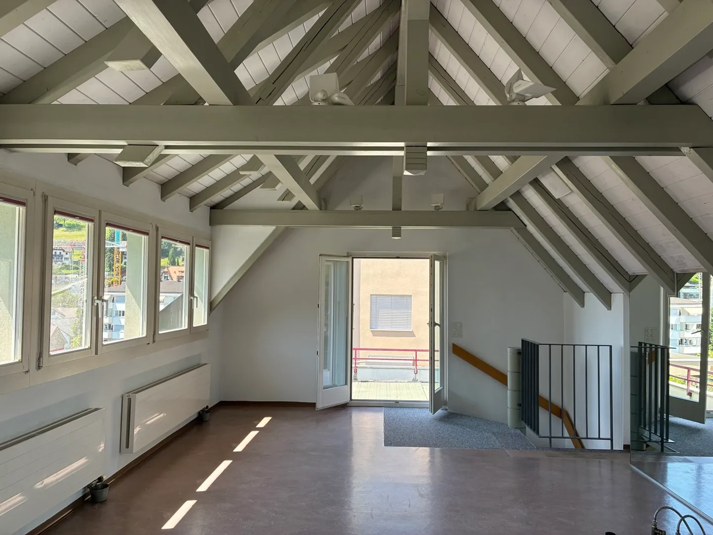Travaillez où d'autres passent des vacances : studio exclusif avec vue sur le lac - Photo 4 sur 8