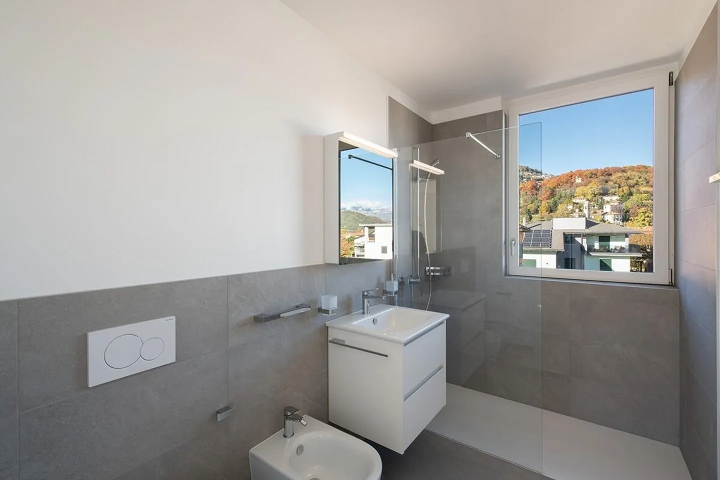 MAGLIASO - 2.5 ROOMS FOR RENT - Photo 12 of 15