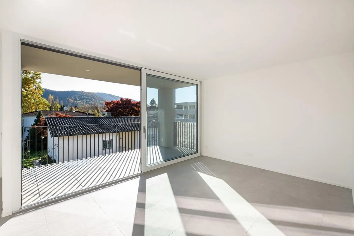 MAGLIASO - 2.5 ROOMS FOR RENT - Photo 9 of 15