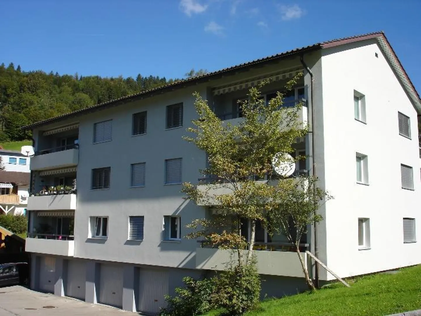 Charmante appartement de 4,5 pièces à Buehler avec balcon et parking - Photo 1 sur 9