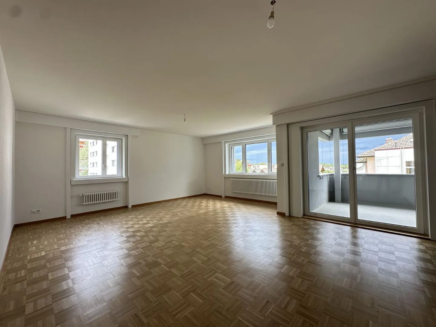 Appartement spacieux avec balcon - Photo 2 sur 8