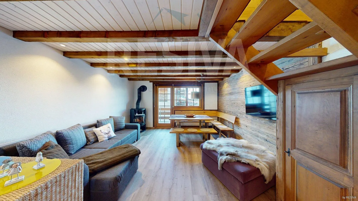 Appartamento duplex ristrutturato con balcone - elegante e centrale - Foto 11 di 34