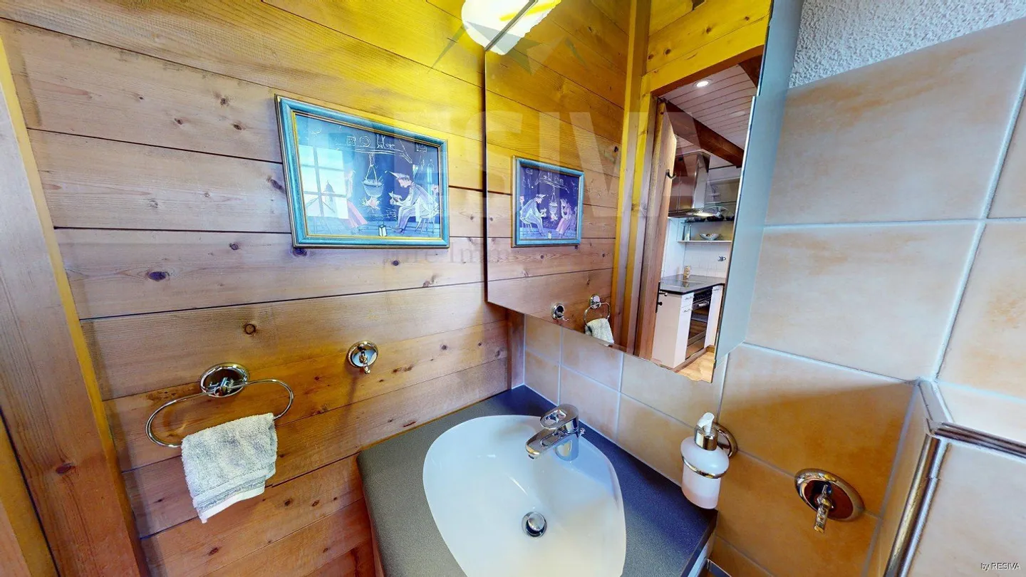 Appartamento duplex ristrutturato con balcone - elegante e centrale - Foto 18 di 34