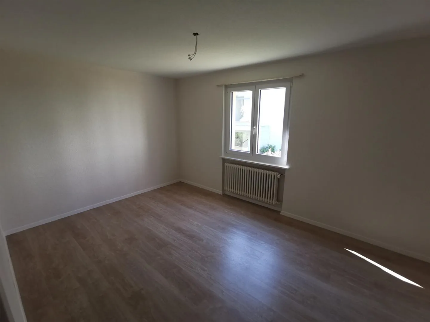 Bright partially renovated 3-room apartment in Hunzenschwil! - Photo 5 of 6