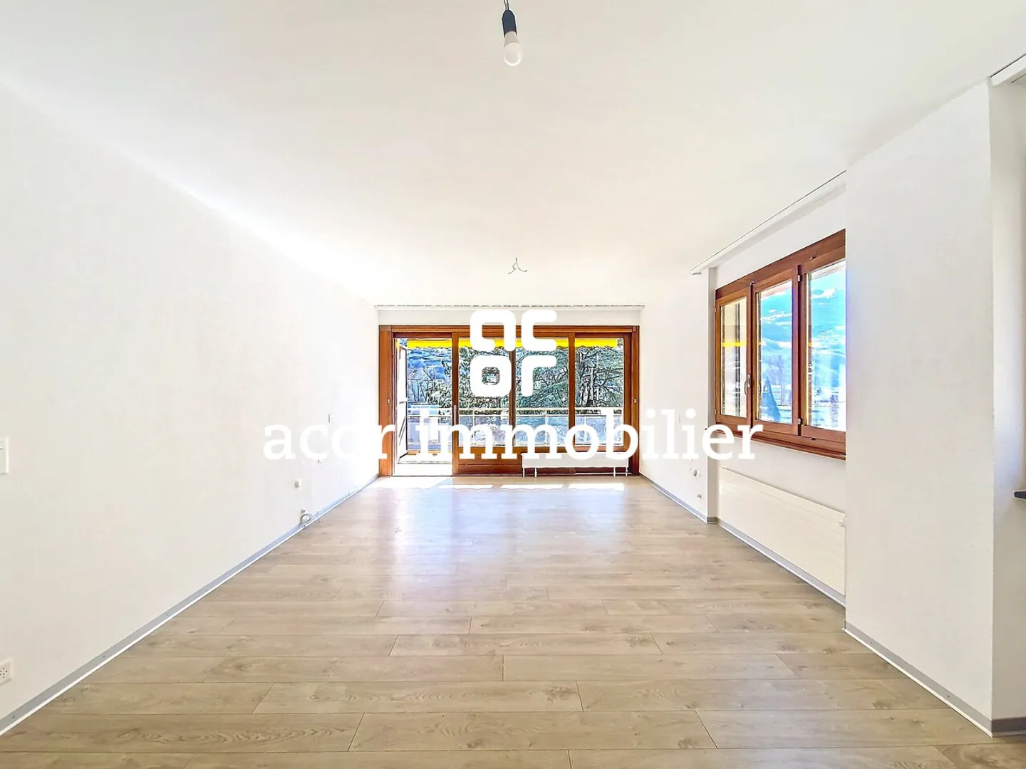 Direkt im Zentrum von Sion - Ideal für Arztpraxen oder Büros! - Foto 1 von 5