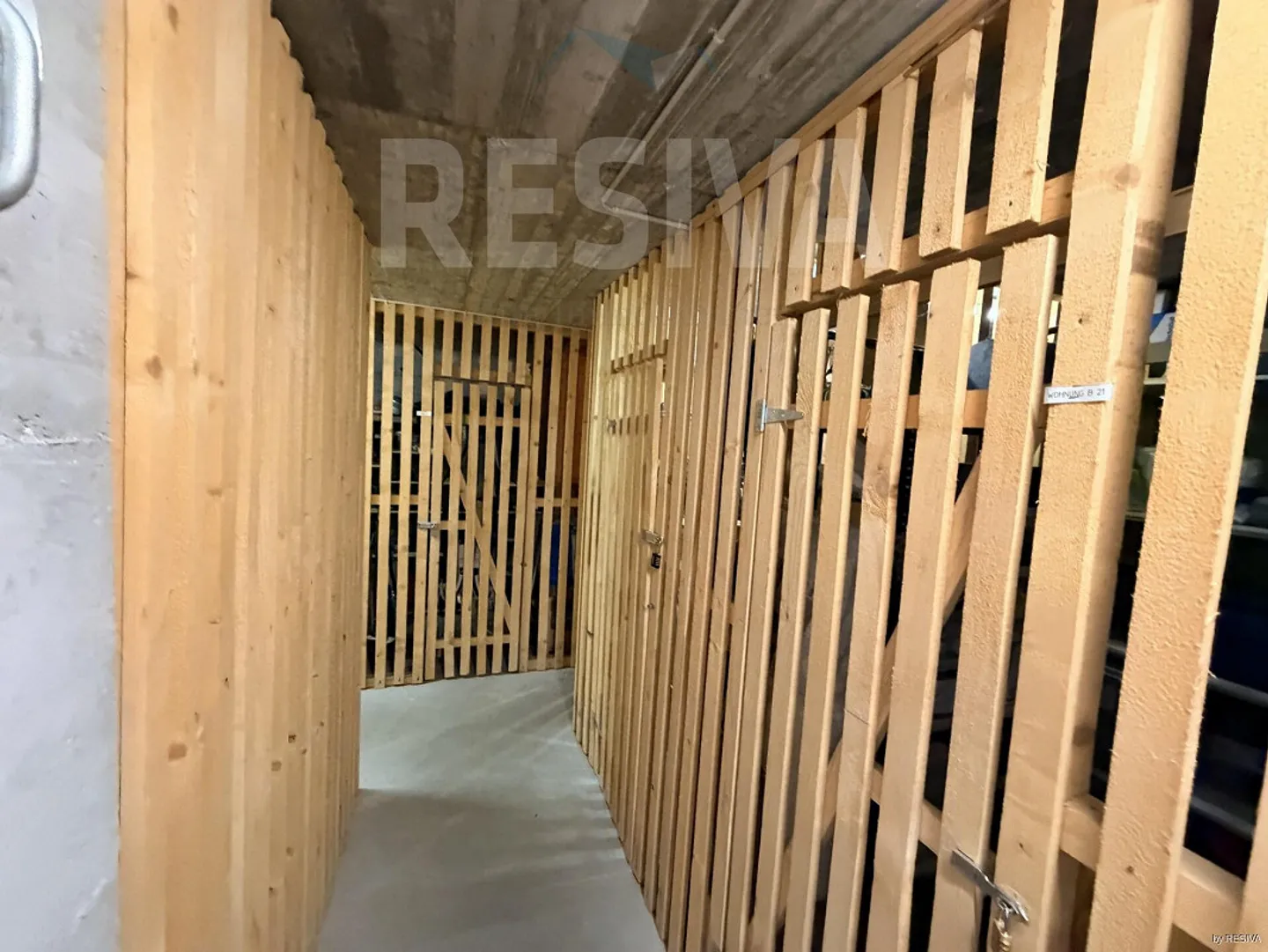 Appartamento duplex ristrutturato con balcone - elegante e centrale - Foto 32 di 34