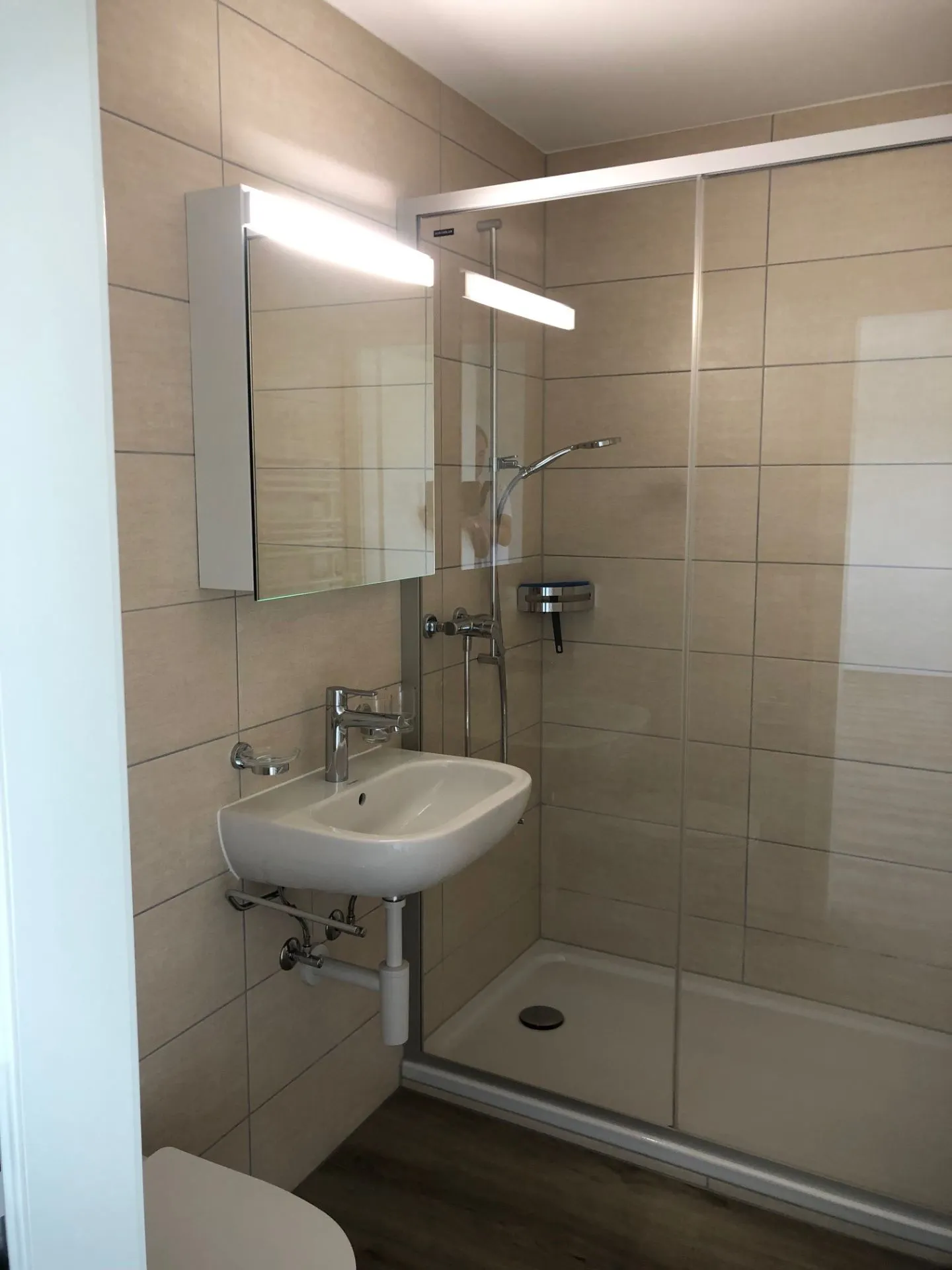Schönes, komplett renoviertes Studio in ruhiger Lage - Foto 2 von 4