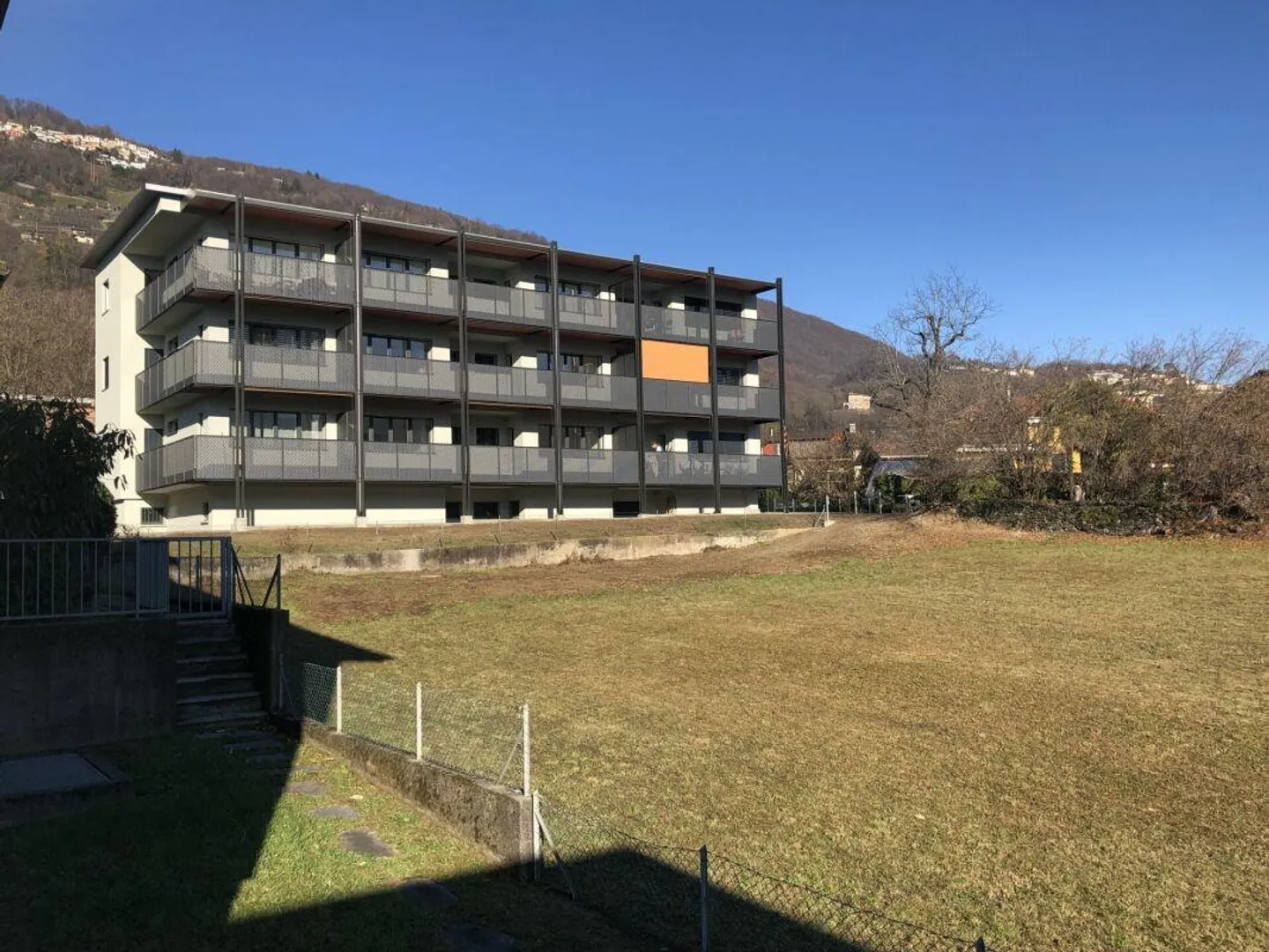 Spacious 2.5-room apartment - Photo 1 of 5