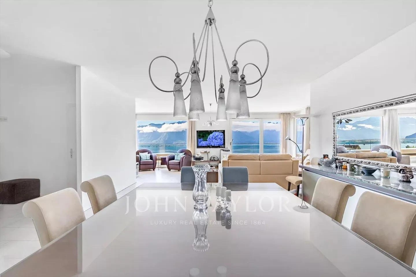 Attico di 180m2 con vista panoramica sul lago - Foto 1 di 8