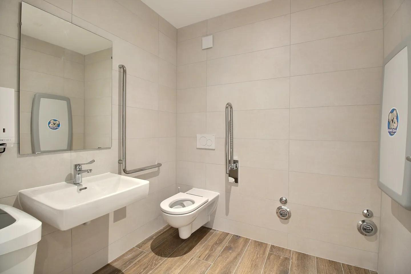 Louez vos bureaux ou magasins dans un cadre moderne et durable ! - Photo 2 sur 9