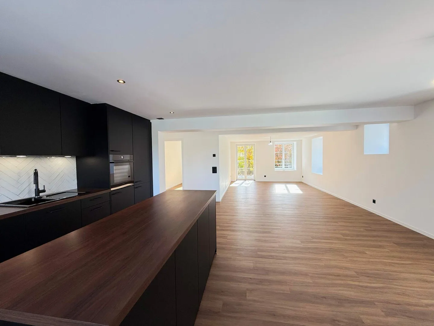 Appartement moderne de 5,5 pièces avec jardin - vie élégante à Affeltrangen - Photo 3 sur 9