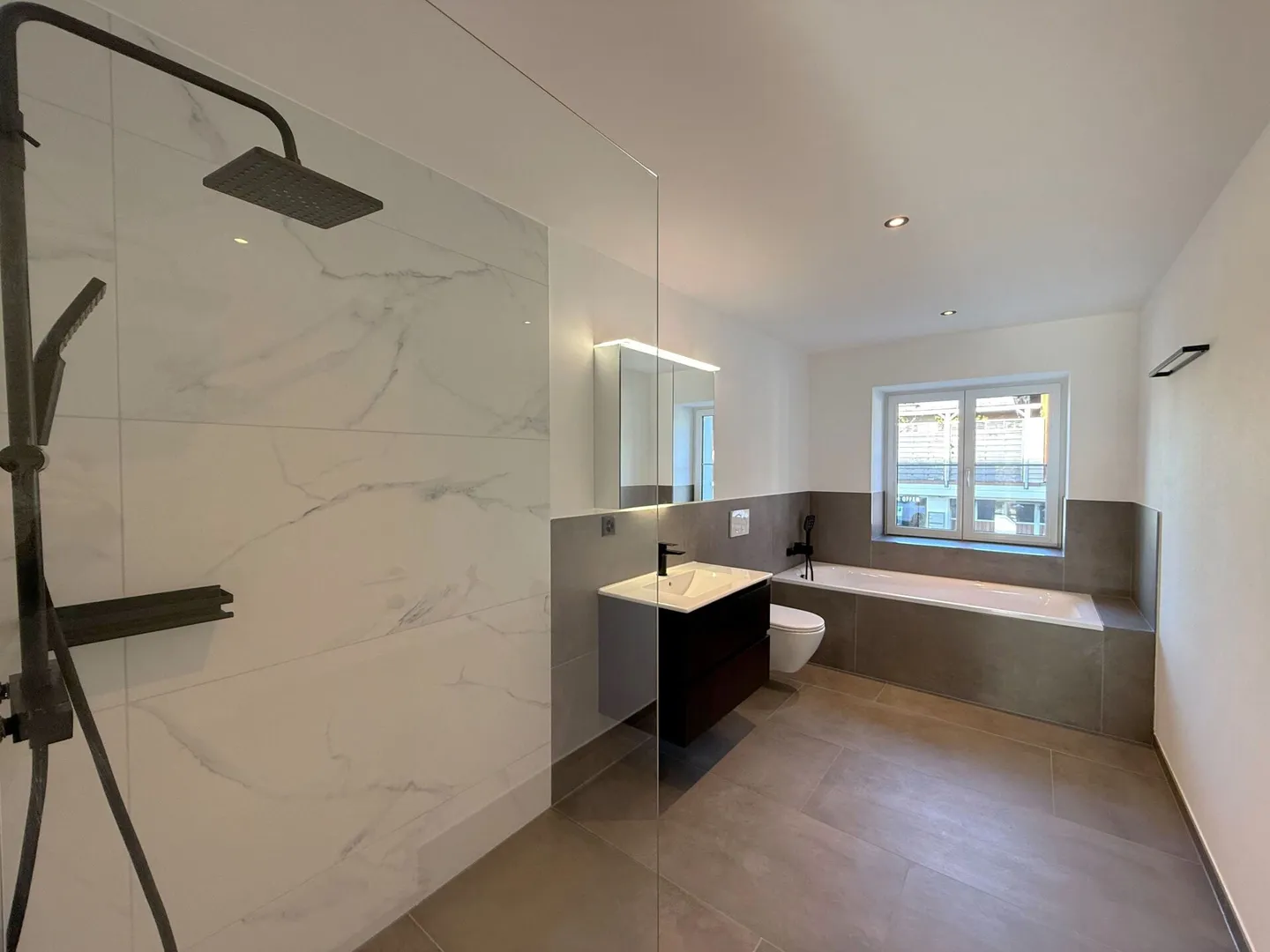 Appartement moderne de 5,5 pièces avec jardin - vie élégante à Affeltrangen - Photo 7 sur 9