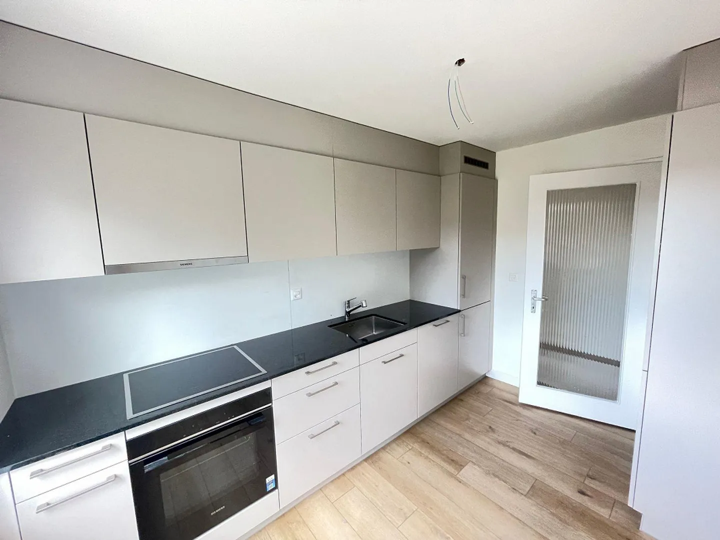 neu sanierte 4-Zimmer-Wohnung zu vermietern - Foto 3 von 8