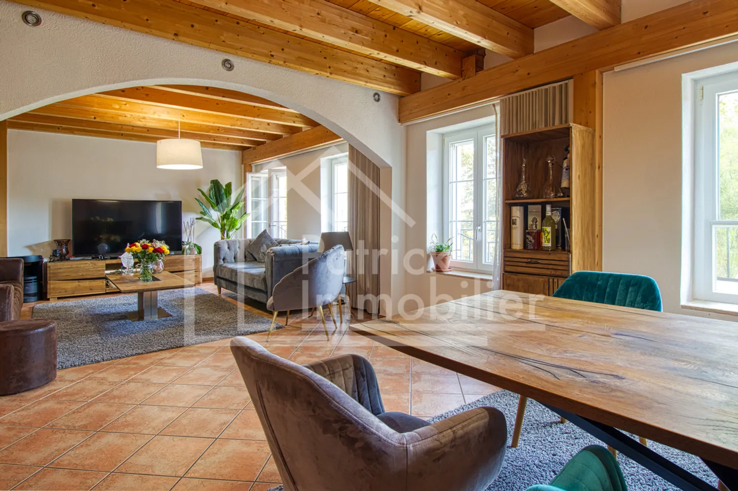 Edificio residenziale con caffè ristorante Rendimento lordo 4,89% - Foto 1 di 15