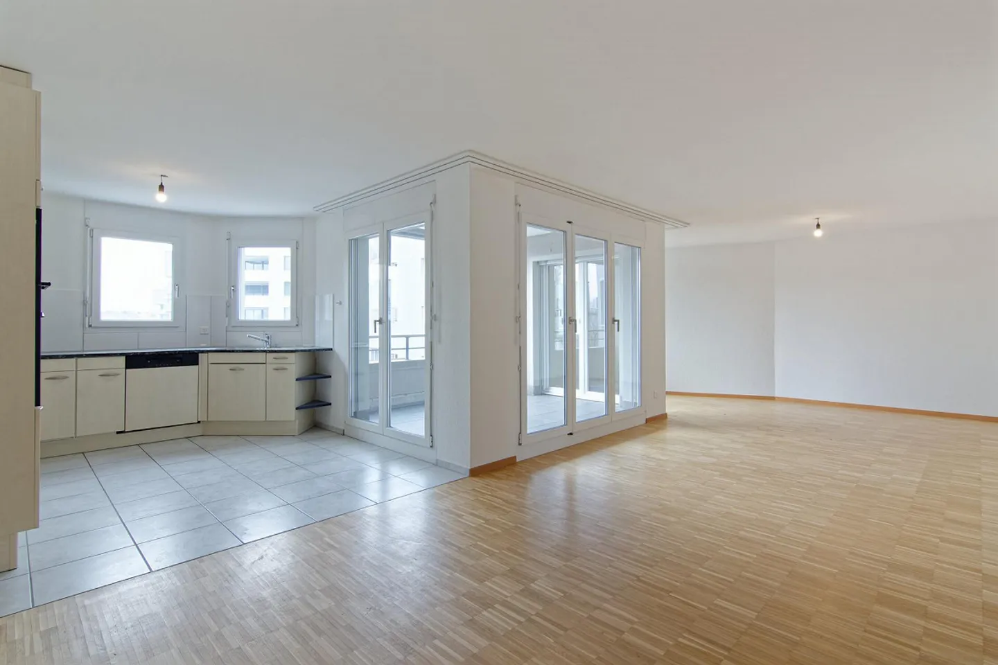 4.5-room condominium, 1st floor with elevator - Photo 4 of 15