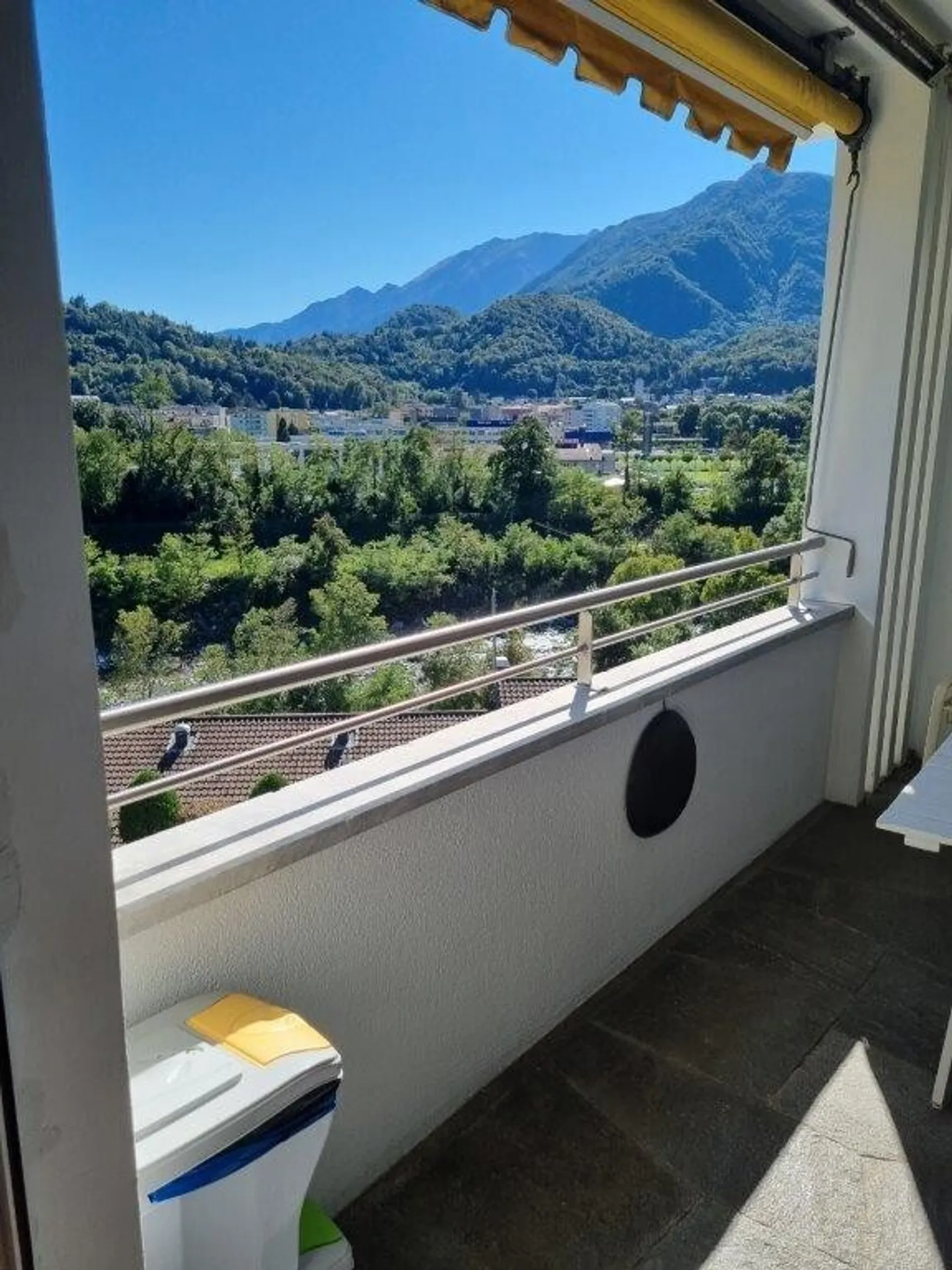 3,5-Zimmer-Wohnung im obersten Geschoss ruhig, sonnig mit Aussicht - Foto 10 von 13