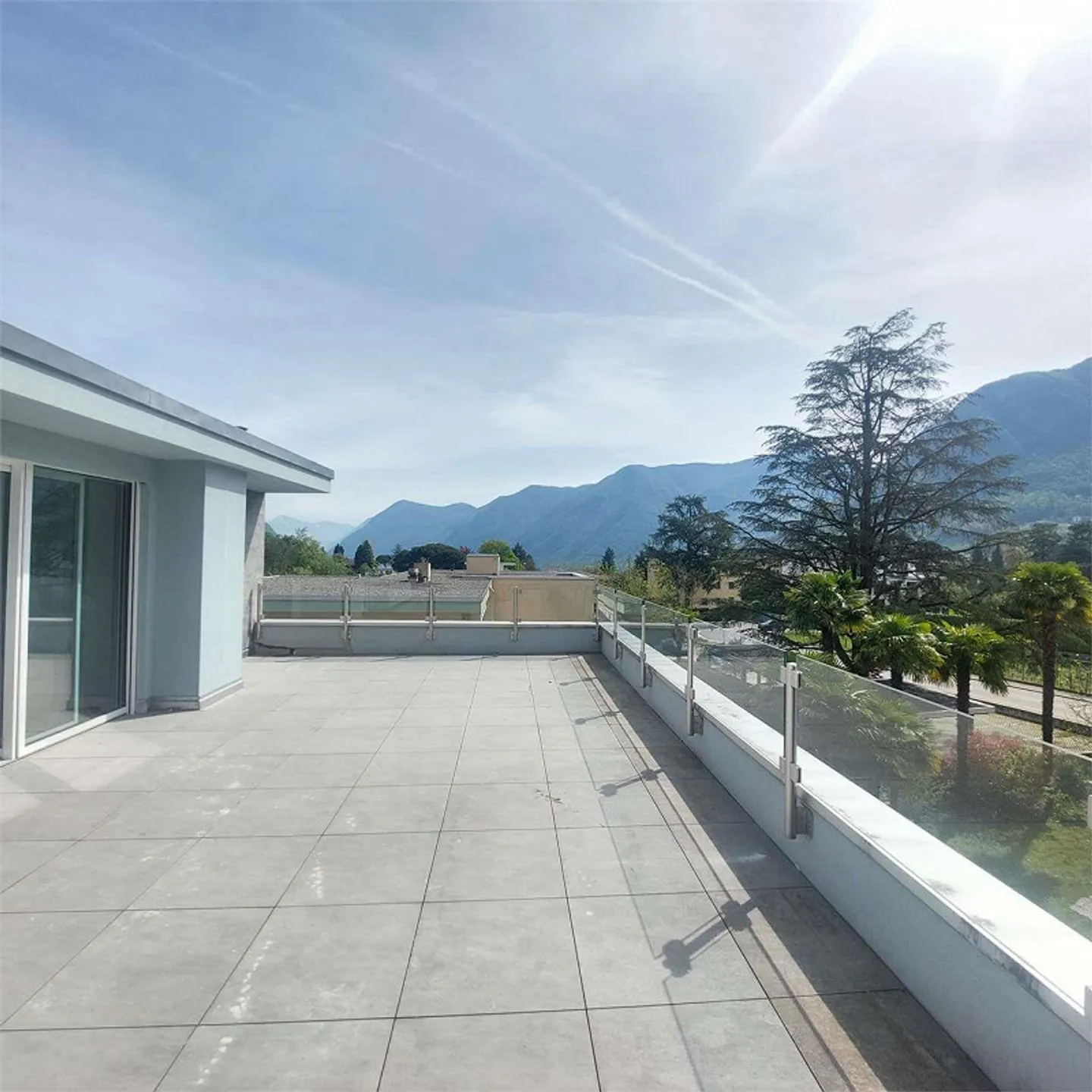 Ref. 2680_Gentilino, Duplex-Penthouse 3.5 Zimmer renoviert mit großen Terrassen - Foto 3 von 9