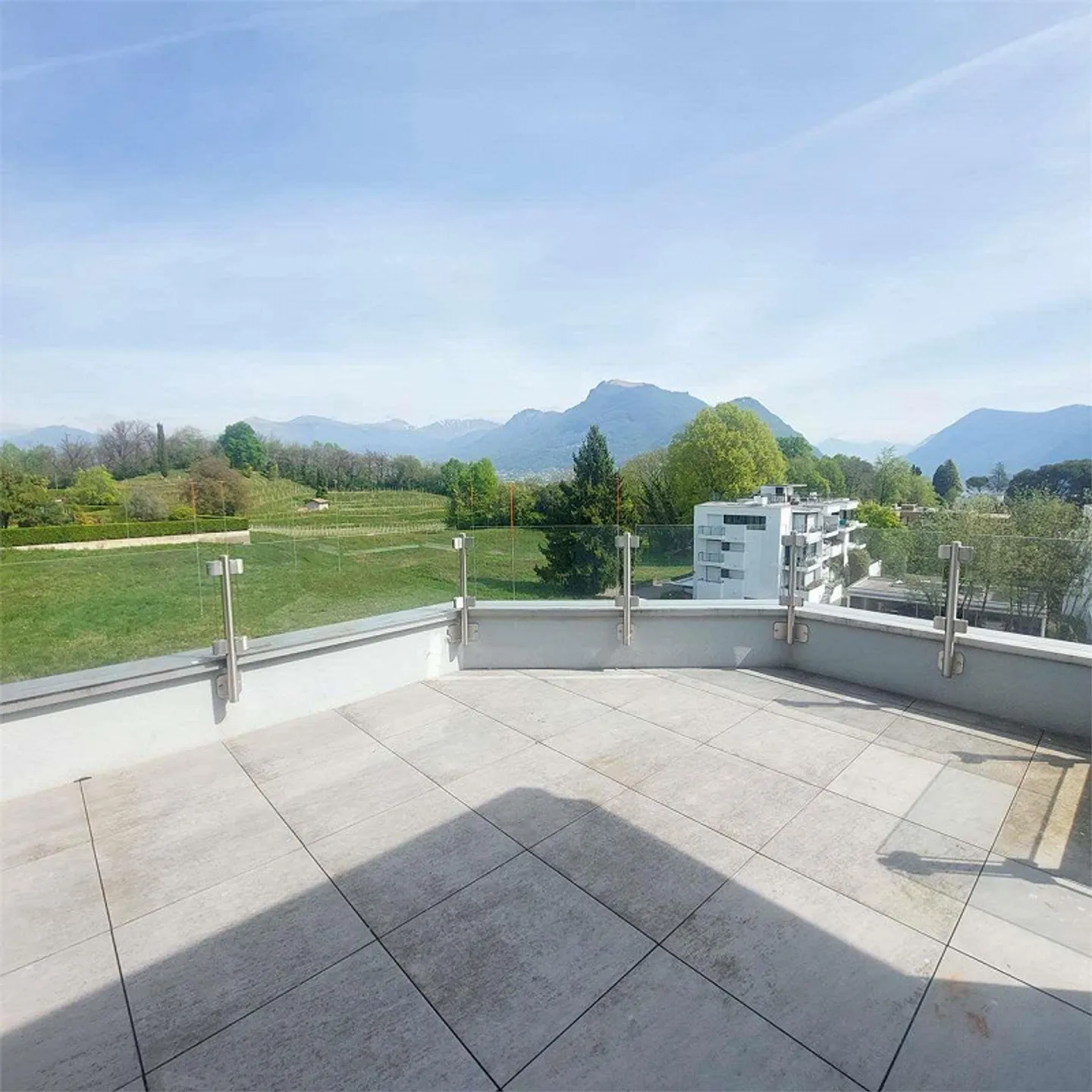 Ref. 2680_Gentilino, Duplex-Penthouse 3.5 Zimmer renoviert mit großen Terrassen - Foto 7 von 9