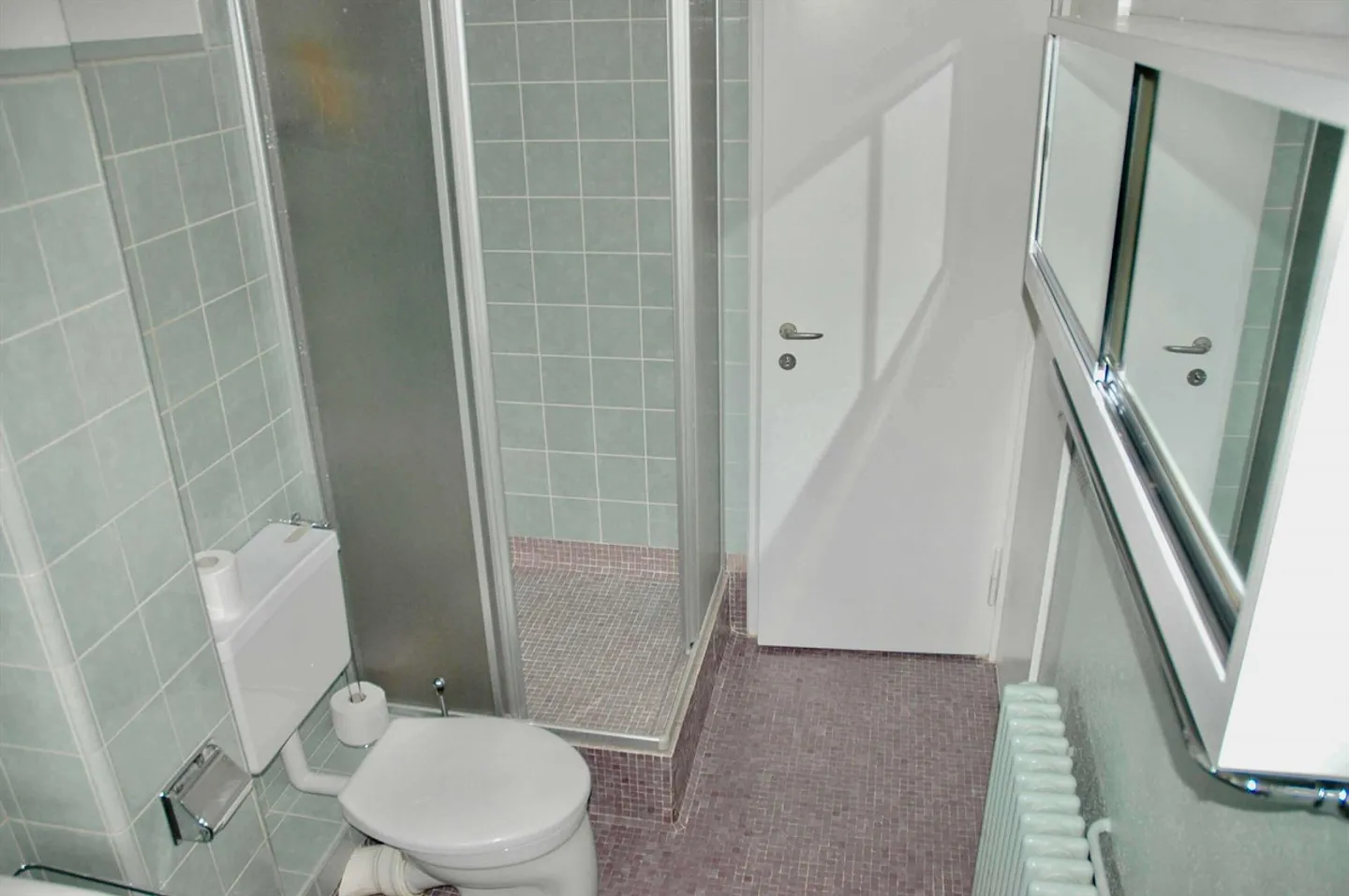 Bella camera in condivisione con buona connessione ai mezzi pubblici - Foto 3 di 7