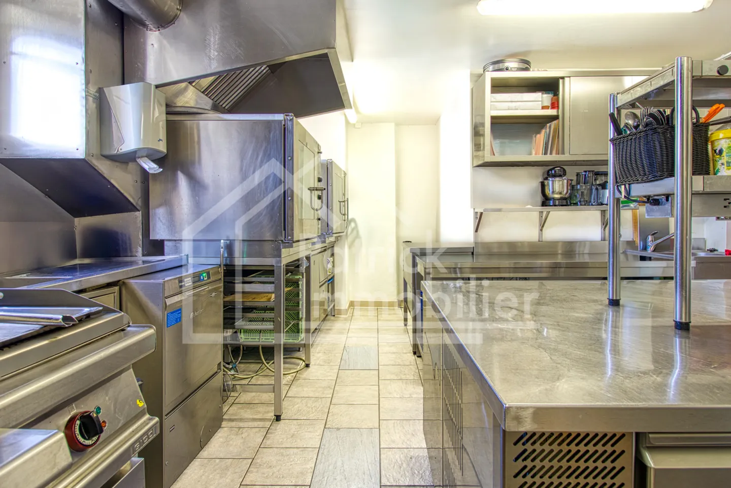 Edificio residenziale con caffè ristorante Rendimento lordo 4,89% - Foto 8 di 15