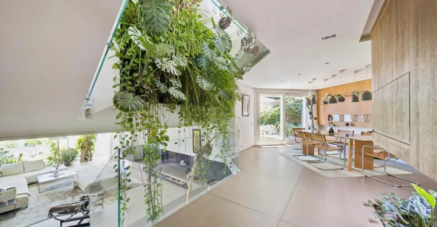 Außergewöhnliche Architektenvilla - Ein echtes Herzstück - Foto 3 von 13