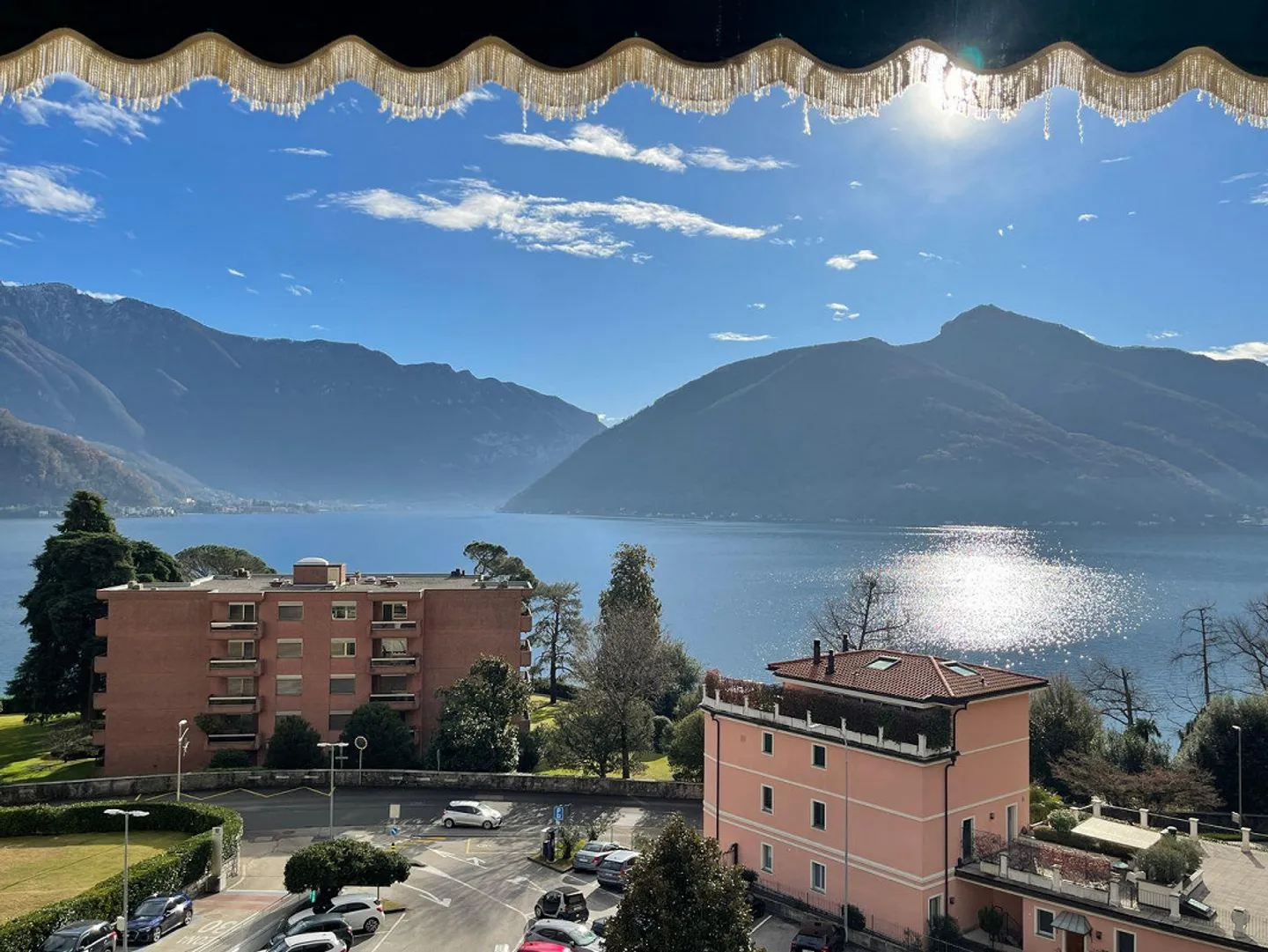Appartamento attraente di 2½ locali con magnifica vista sul lago - Foto 4 di 10