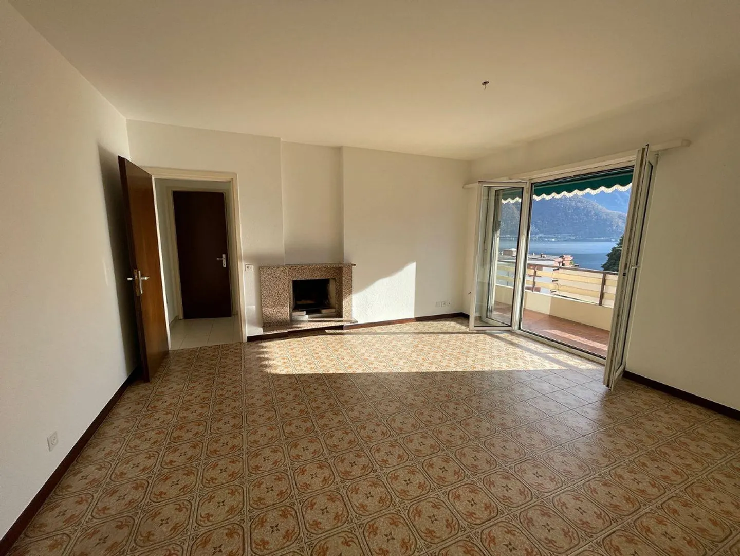Appartamento attraente di 2½ locali con magnifica vista sul lago - Foto 6 di 10