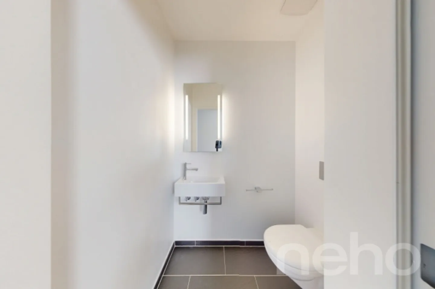 Maison moderne de 6,5 pièces dans un emplacement ensoleillé avec jardin facile d'entretien - Photo 5 sur 13