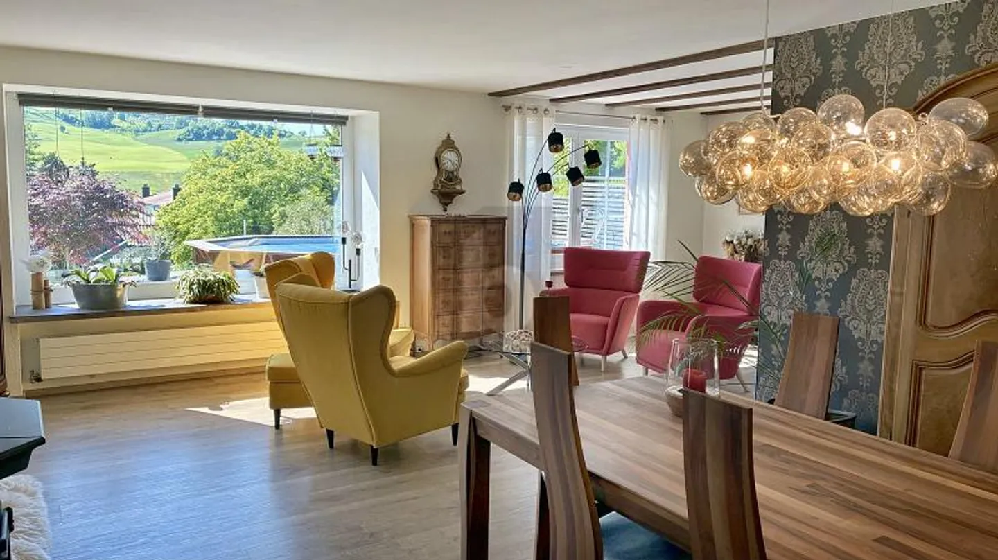 SPAZIOSO CON SAUNA, PISCINA E GIARDINO - Foto 4 di 6