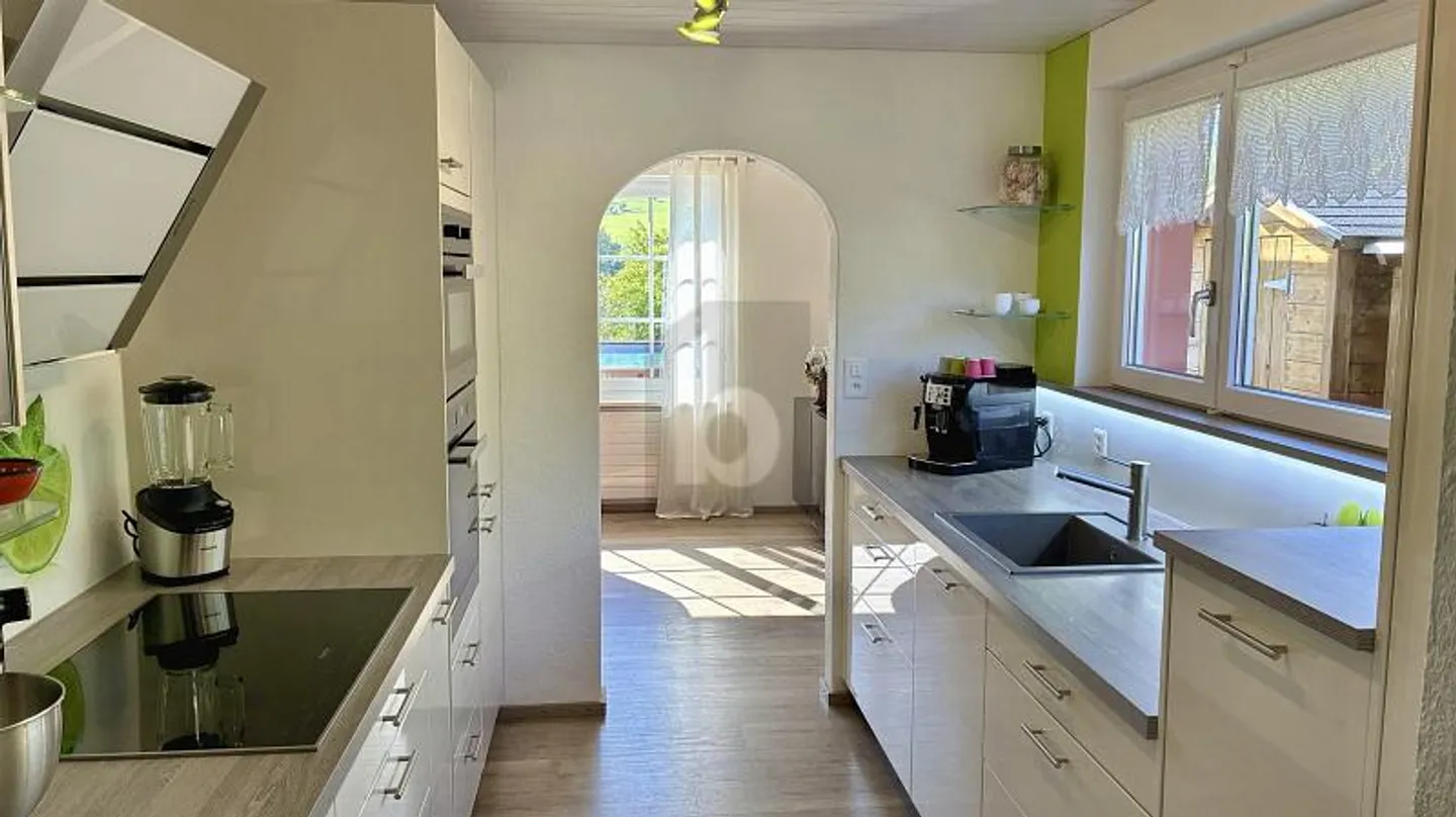 SPAZIOSO CON SAUNA, PISCINA E GIARDINO - Foto 5 di 6