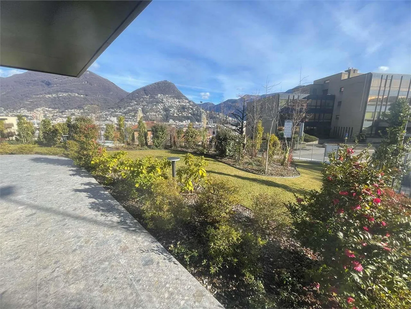 New penthouse with lake view in Lugano, central location - Photo 4 of 13
