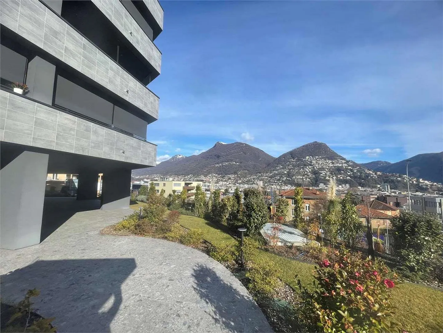 New penthouse with lake view in Lugano, central location - Photo 5 of 13