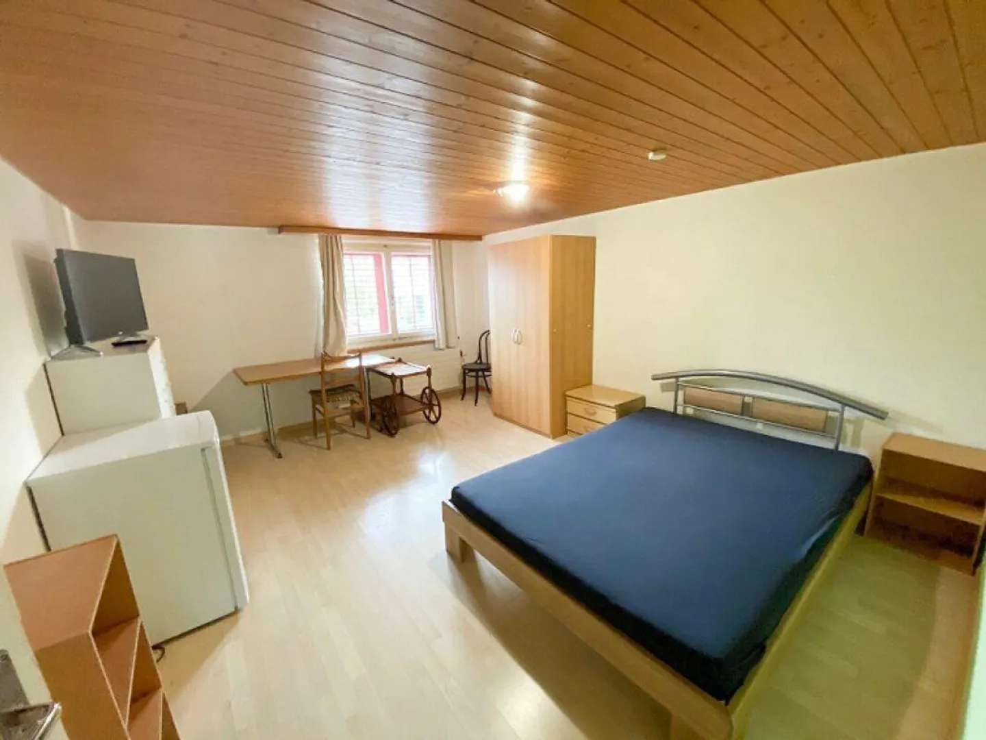 Chambre meublée à louer - Photo 2 sur 3