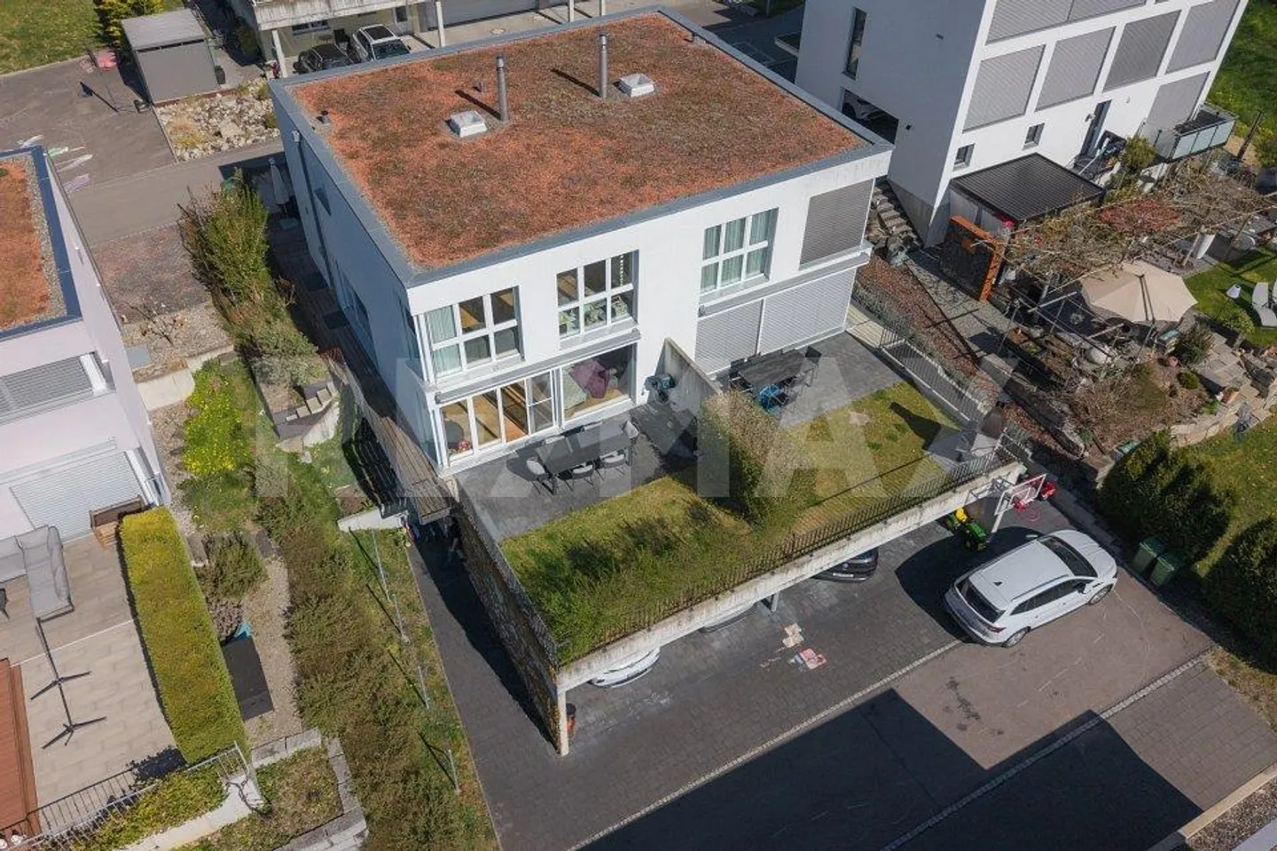 Living in the Green: 4½ Room Semi-Detached House for Families - Photo 2 of 13