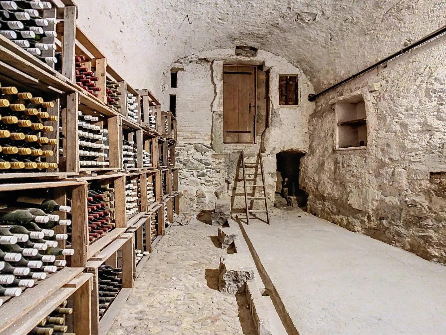 Casa vinicola del XVII secolo nel cuore del villaggio di Cully - Foto 7 di 8